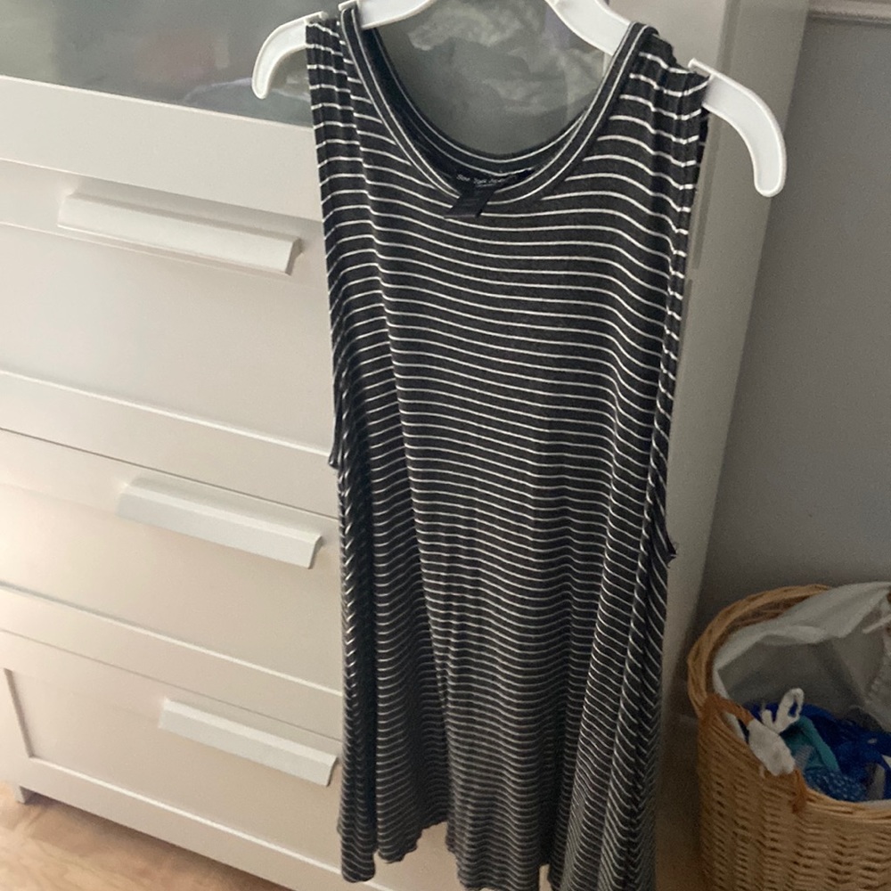 Size small loose sleeveless dress
